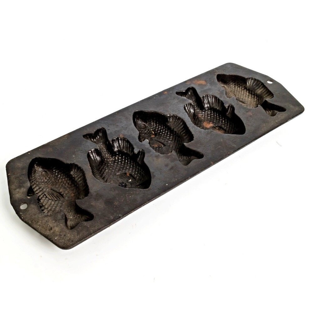 LODGE CAST IRON Perch Fish Cornbread Muffin Hushpuppy Mold Pan 5PP2 Discontinued